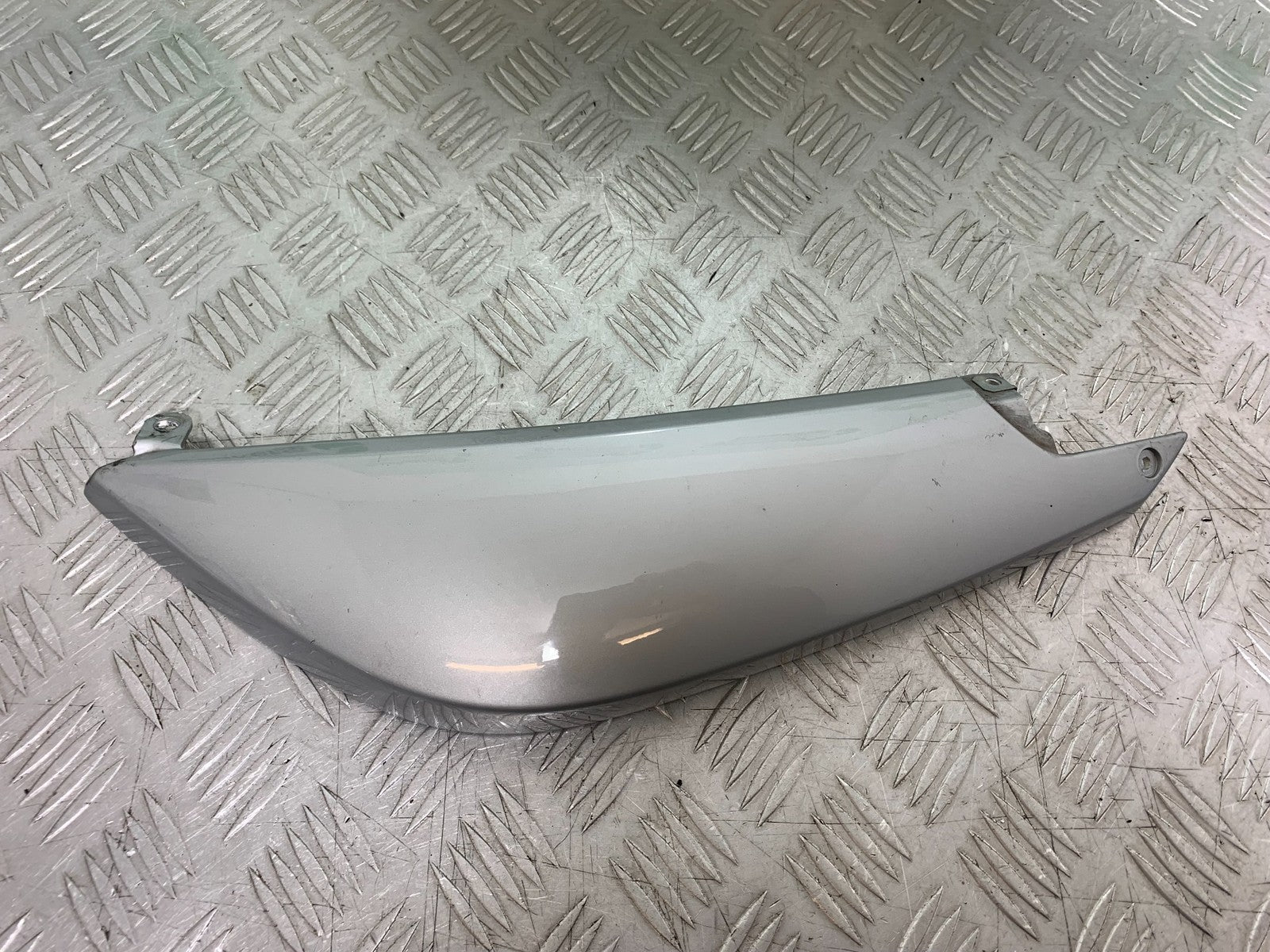 BMW F800 GT LEFT SEAT PANEL  YEAR 2013-2017 (CMB1248)