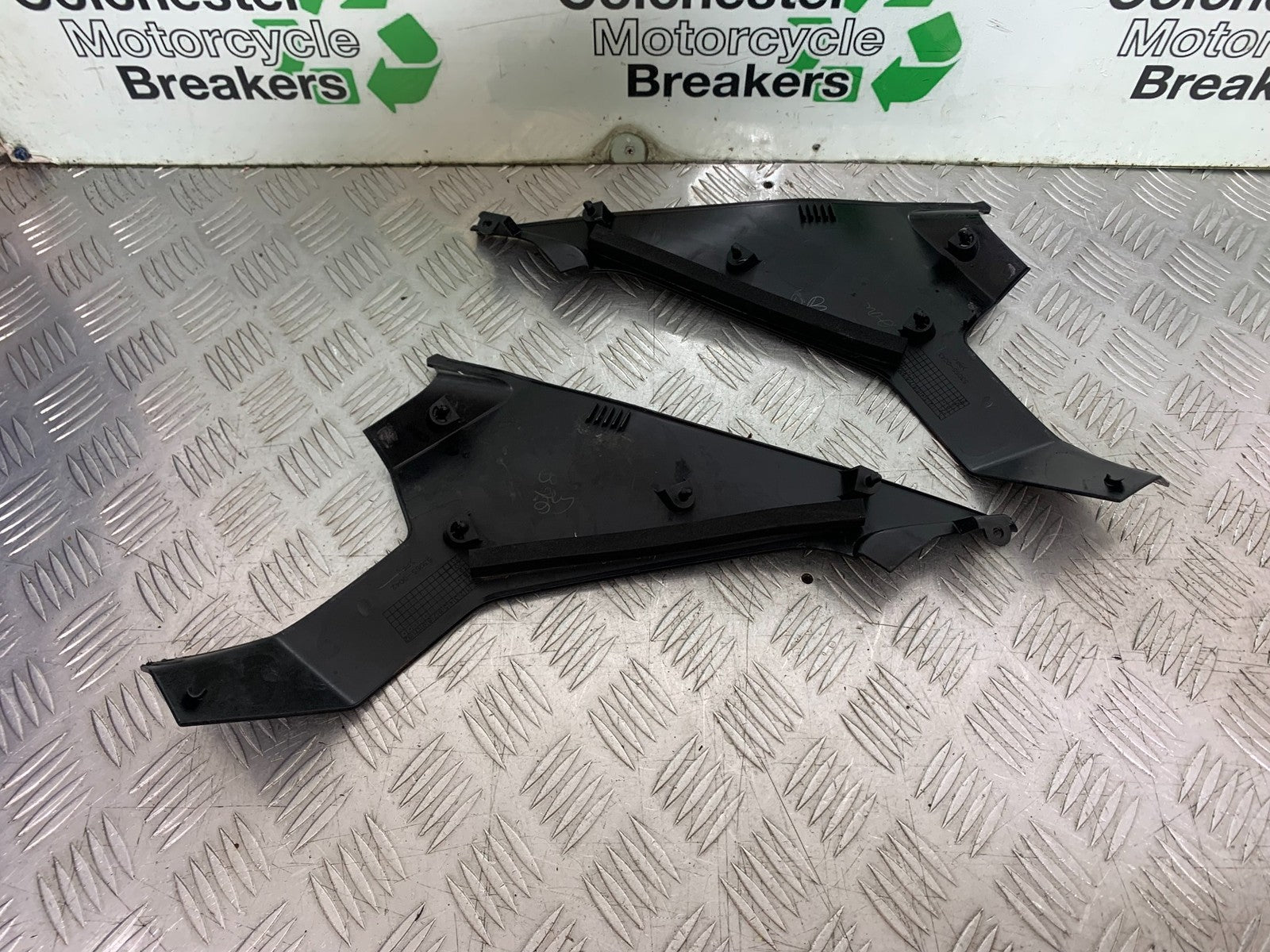 KAWASAKI NINJA 400 EX 400 LEFT AND RIGHT INFILLS  YEAR 2018-2022 (CMB1278)