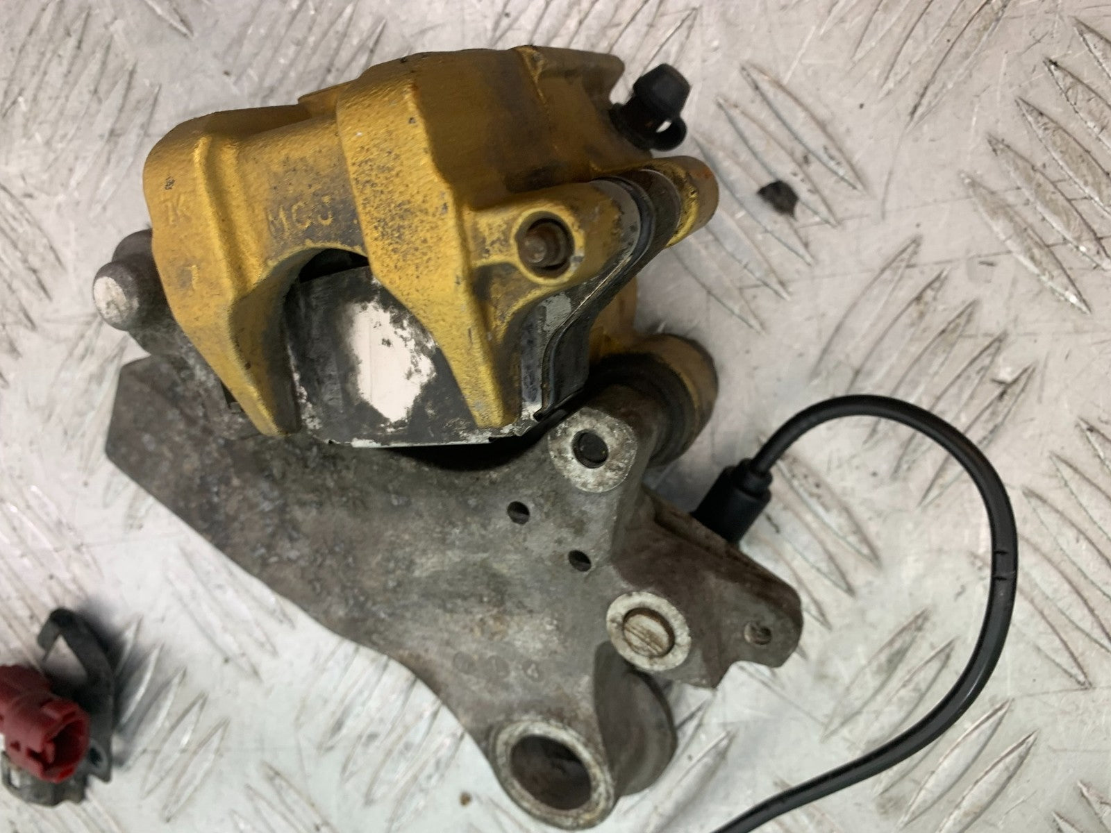 HONDA CBF600 CBF 600 REAR BRAKE CALIPER YEAR 2004-07  (CMB1305)