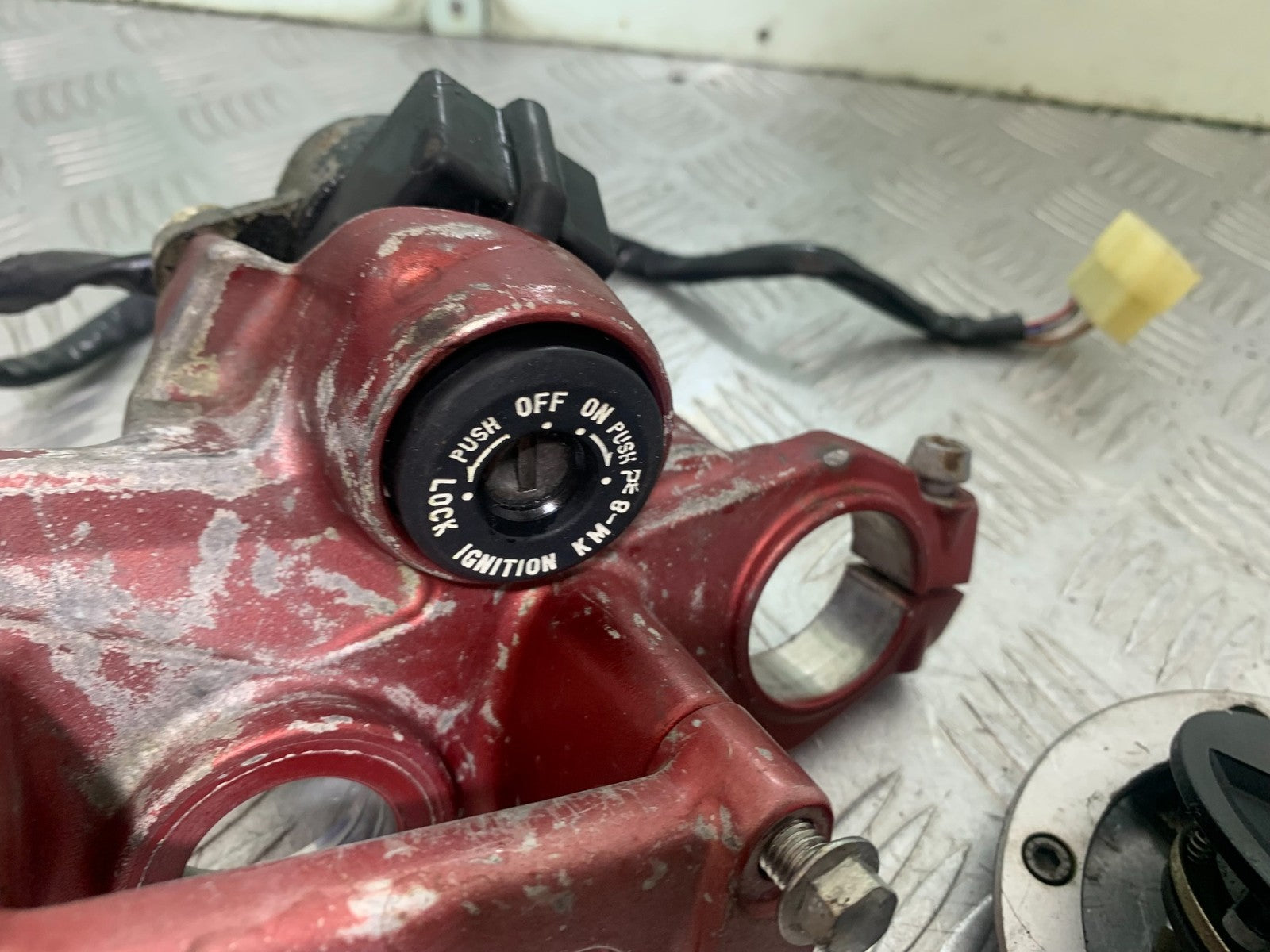 KAWASAKI ER6 F ER6F LOCKS AND KEYS    YEAR 2005-2008 (CMB1277)