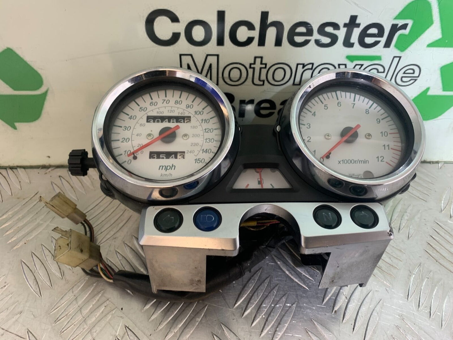 KAWASAKI Z750 ZR750 ZR-7S CLOCKS SPEEDO DASH   YEAR 1999-05 (CMB1135)