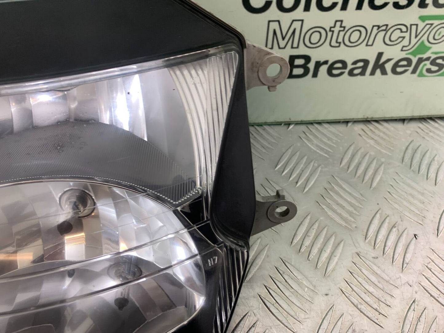HONDA CBR1100 BLACKBIRD HEADLIGHT   YEAR 1999-2005 (CMB1103)