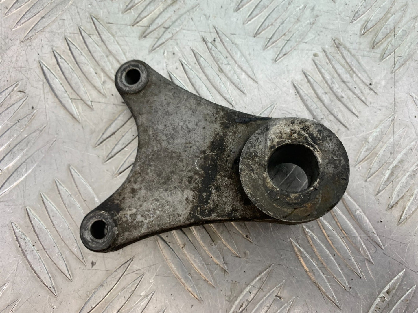 SUZUKI GSF1200 GSF 1200 BANDIT REAR CALIPER BRACKET  YEAR 2001-2004 (CMB1188)