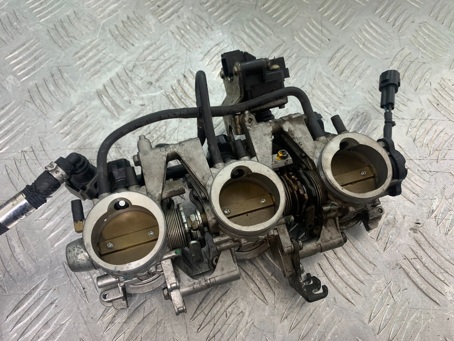 TRIUMPH 675 STREET TRIPLE R THROTTLE BODIES  YEAR 2013 - 2016 (CMB1221)