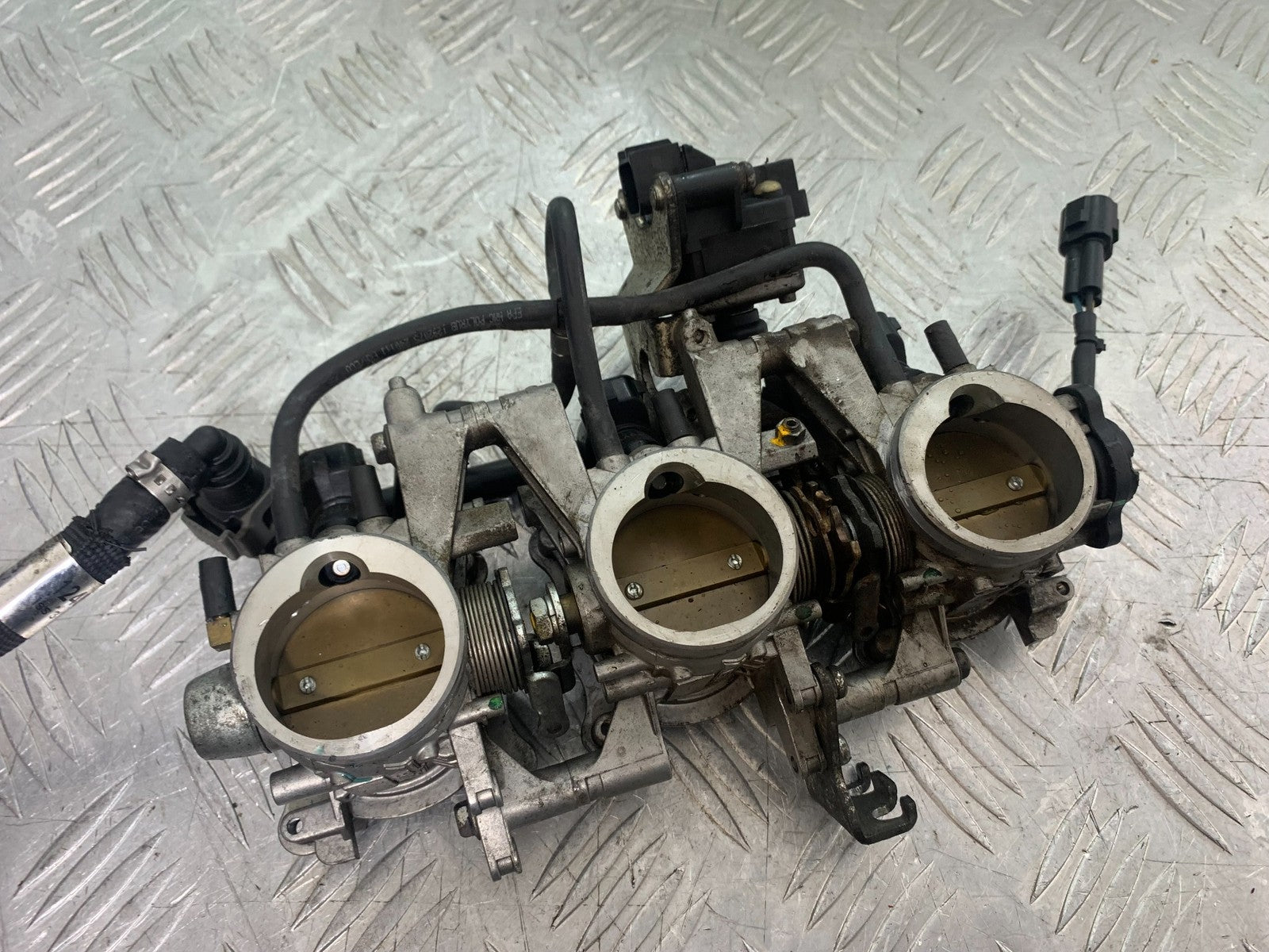 TRIUMPH 675 STREET TRIPLE R THROTTLE BODIES  YEAR 2013 - 2016 (CMB1221)