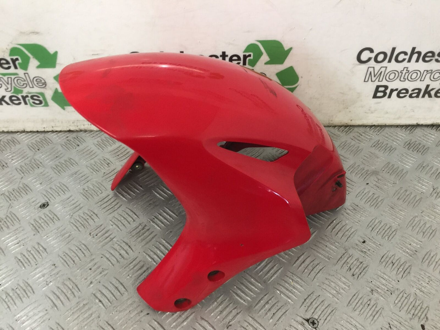 HONDA CBR1000 rr FIREBLADE FRONT MUDGUARD    YEAR 2004  (STOCK 853)