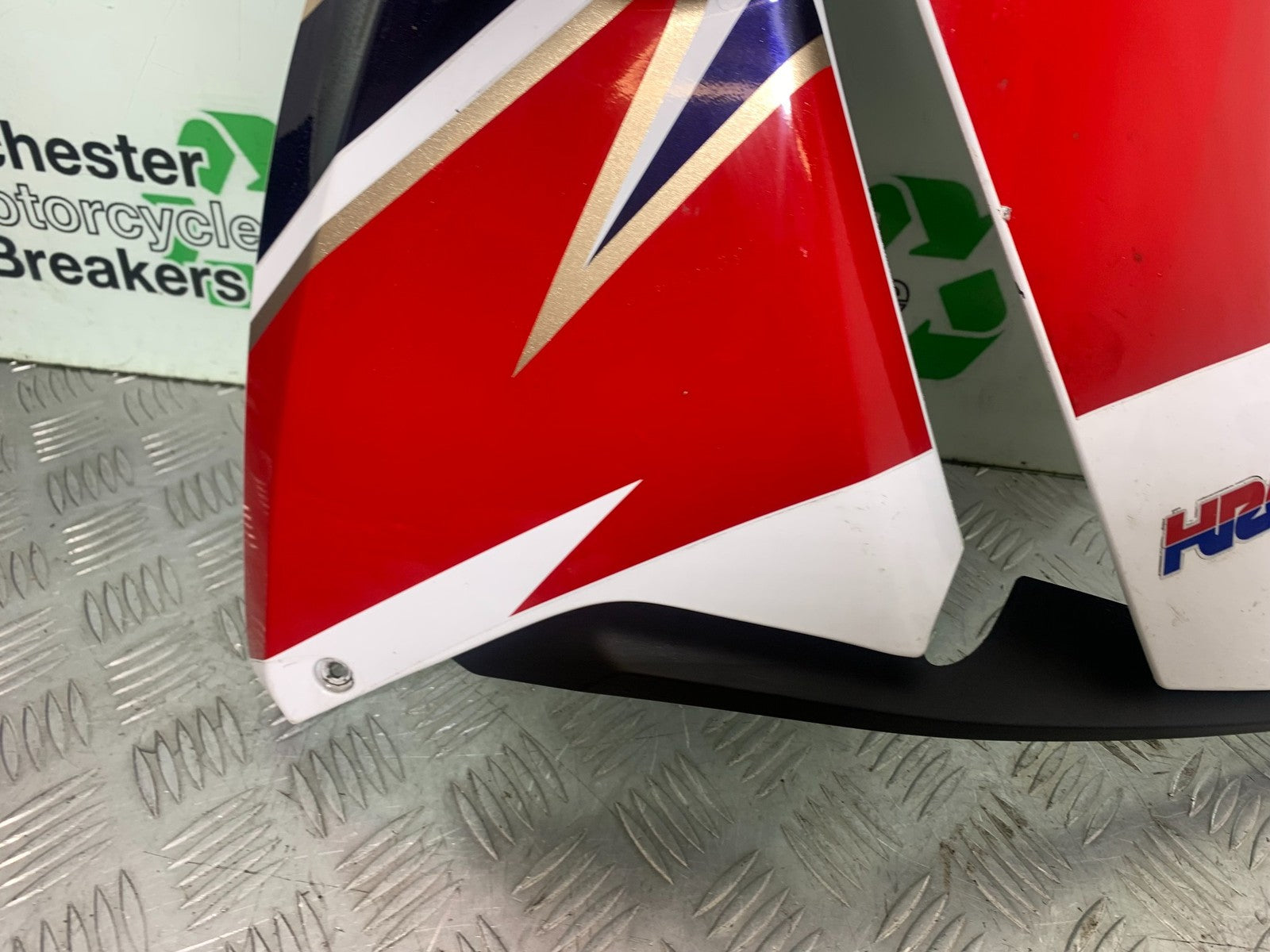 HONDA CBR1000 rr FIREBLADE RIGHT FAIRING PANEL   YEAR 2012-2016 (CMB1198)