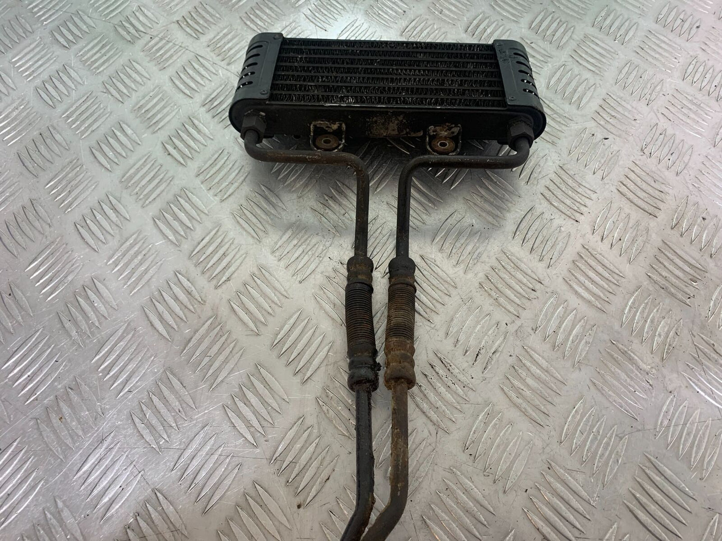 KAWASAKI Z750 ZR750 ZR-7S OIL COOLER AND LINES   YEAR 1999-05 (CMB1135)