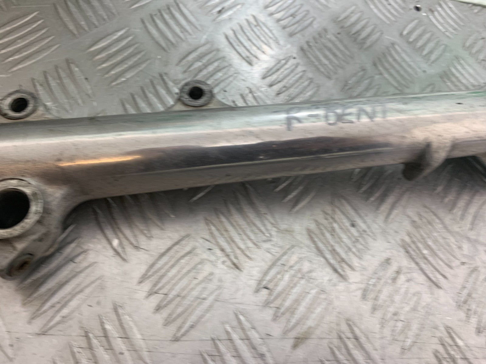 HONDA VT700 VT 700 SHADOW LEFT FORK (BENT)  YEAR 1984-85 (CMB1328)