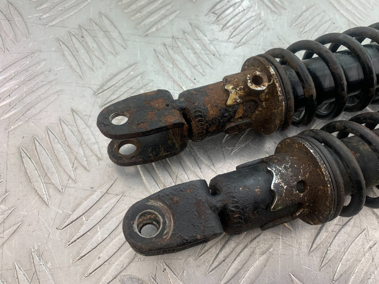 SUZUKI AN 200 UH 200 REAR SHOCKS  YEAR 2007-2009 (CMB1256)