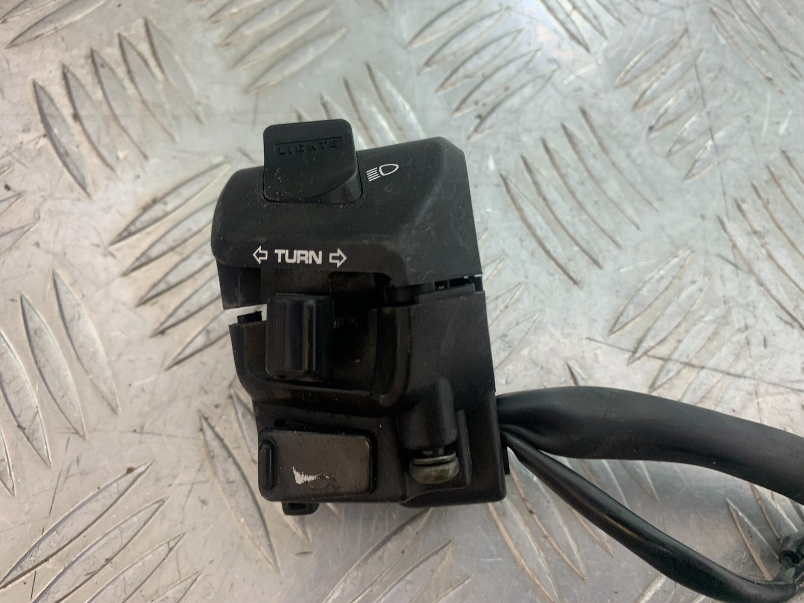 HONDA CBR600 CBR 600 RR LEFT SWITCH GEAR  YEAR 2003-2004 CMB1173)