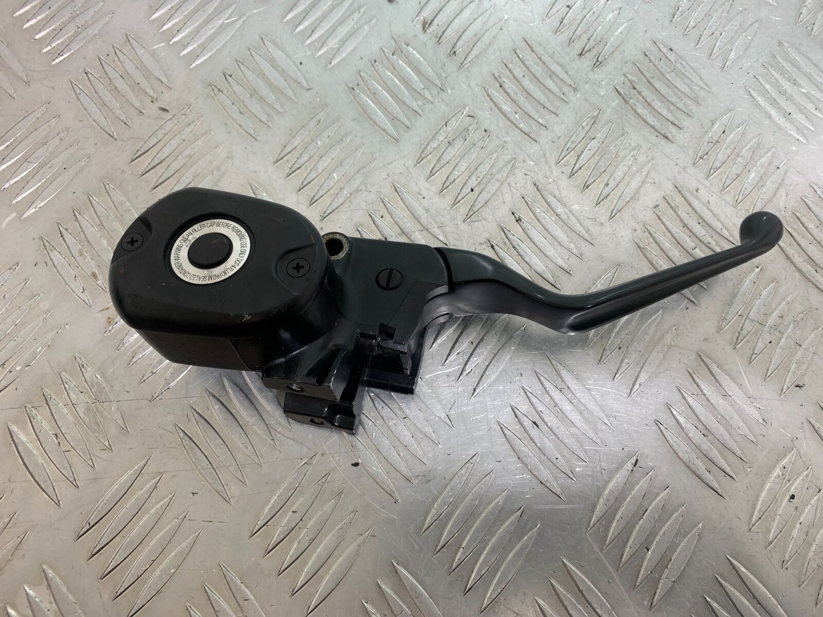 HARLEY DAVIDSON XL883 N IROD FRONT MASTER CYLINDER   YEAR 2020  (CMB1116)