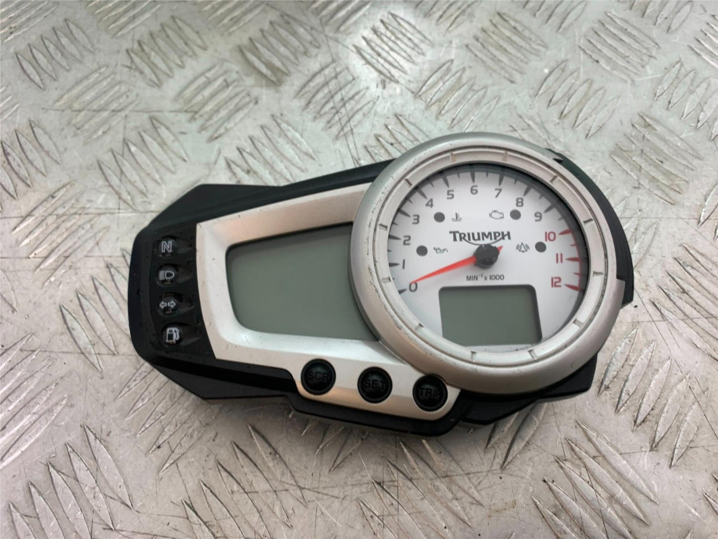 TRIUMPH SPEED TRIPLE R 1050 CLOCKS SPEEDO DASH 2009 (CMB1183)