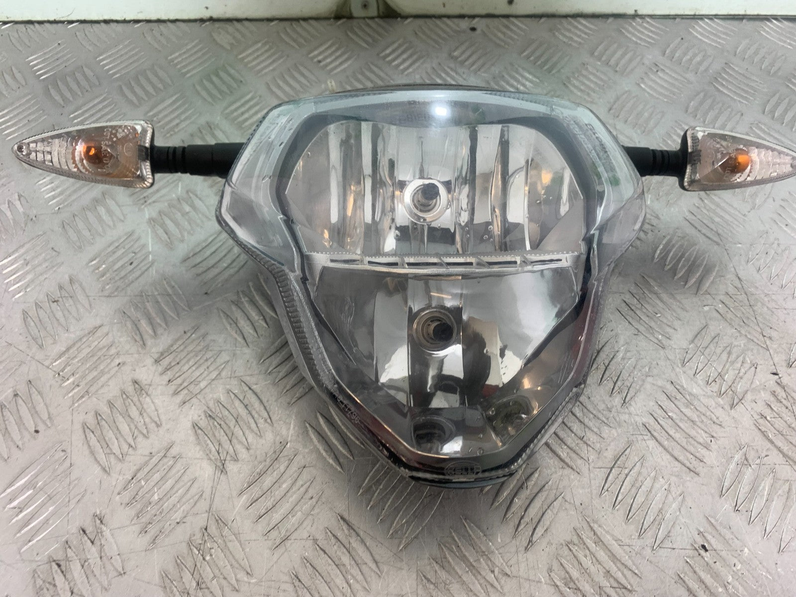 APRILIA SL750 SL 750 SHIVER HEADLIGHT AND INDICATORS  YEAR 2008-2016 (CMB1242)