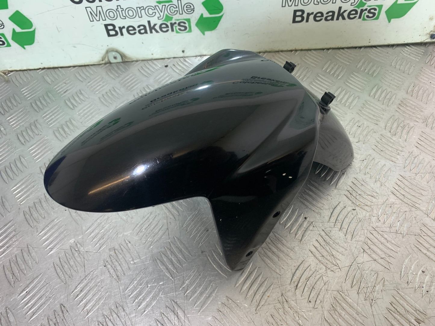 TRIUMPH 1050 SPEED TRIPLE FRONT MUDGUARD  YEAR 2005-2007 (CMB1322)