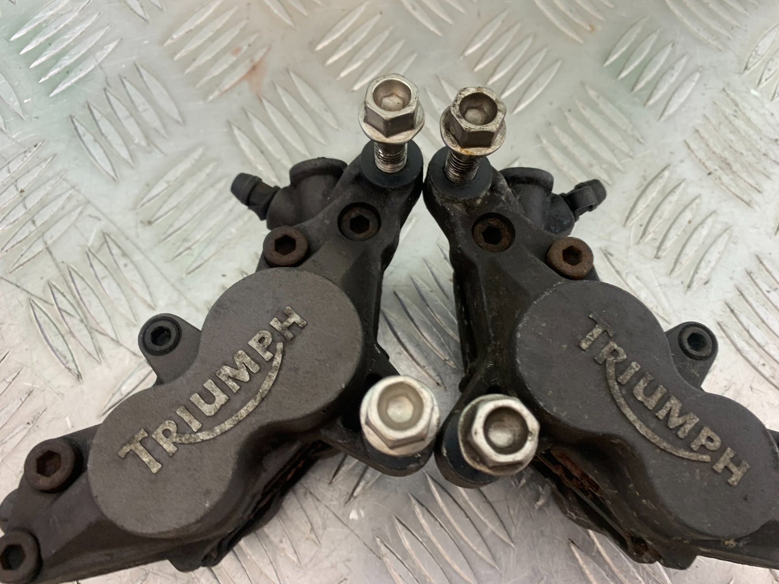 TRIUMPH T509 SPEED TRIPLE FRONT BRAKE CALIPERS  YEAR 1997-1998 (CMB1144)