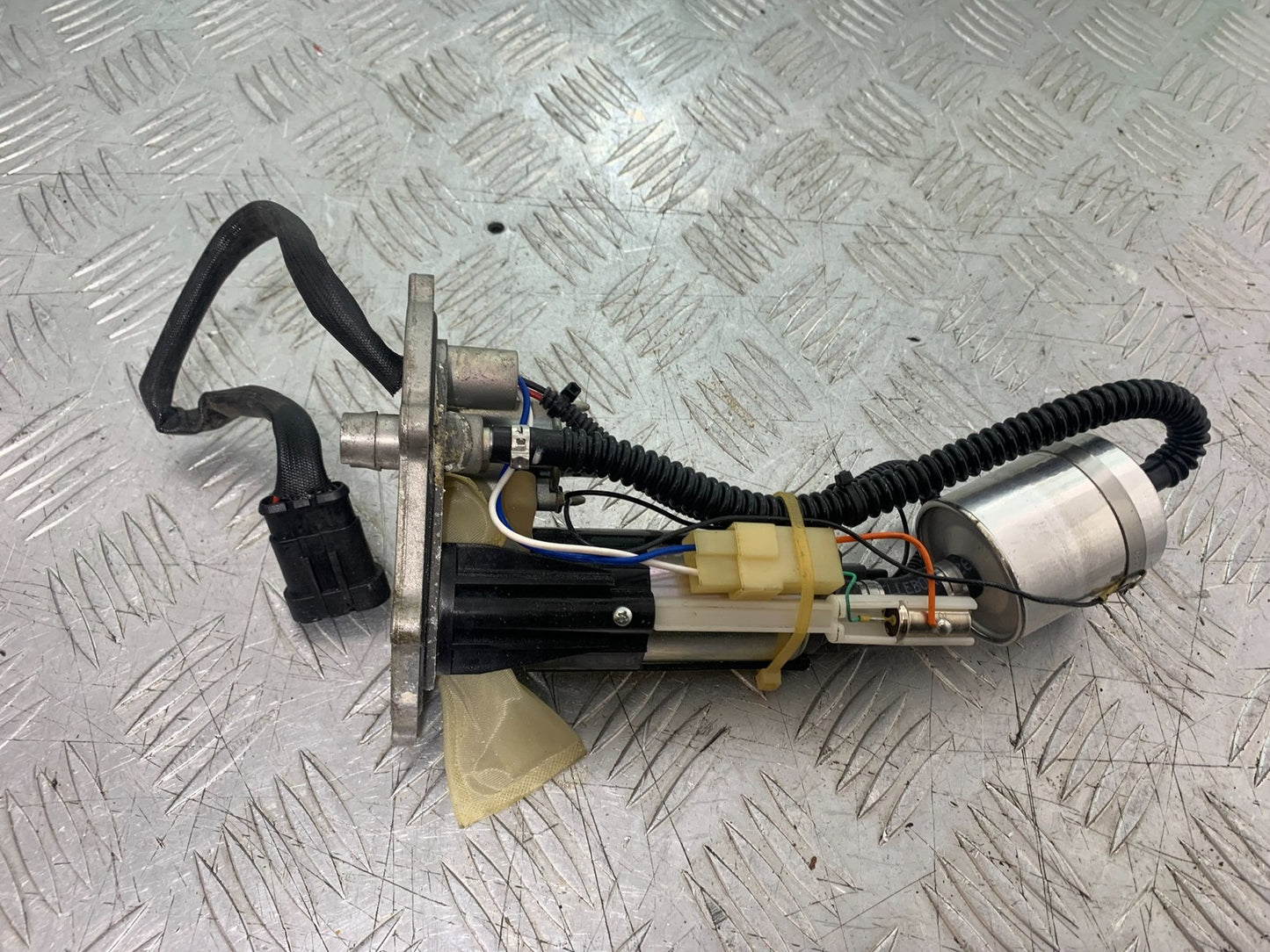 DUCATI 1198 S PETROL PUMP  YEAR 2009-2011 (CMB1219)