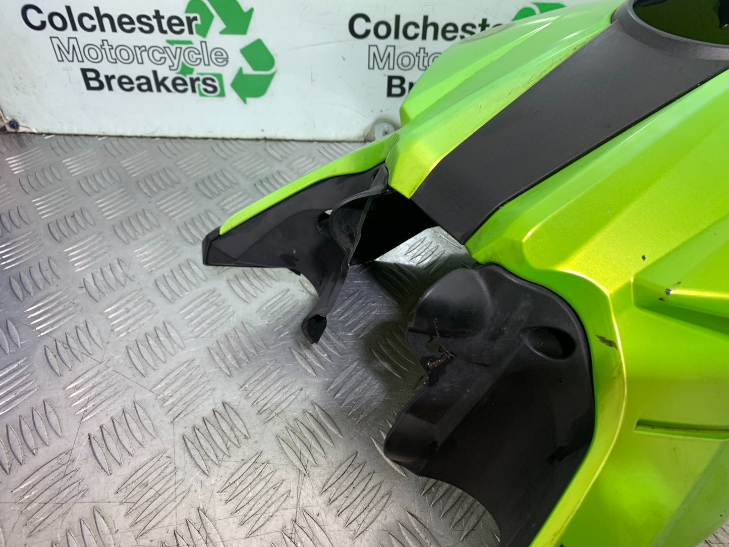BENELLI BN125 BN 125 PETROL TANK COVER  YEAR 2018-2021 (CMB1245)
