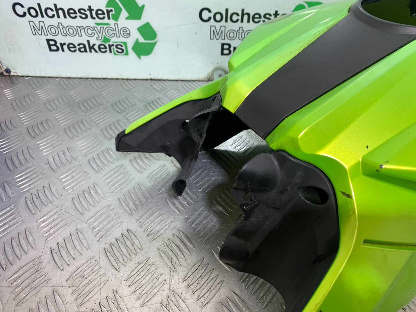 BENELLI BN125 BN 125 PETROL TANK COVER  YEAR 2018-2021 (CMB1245)