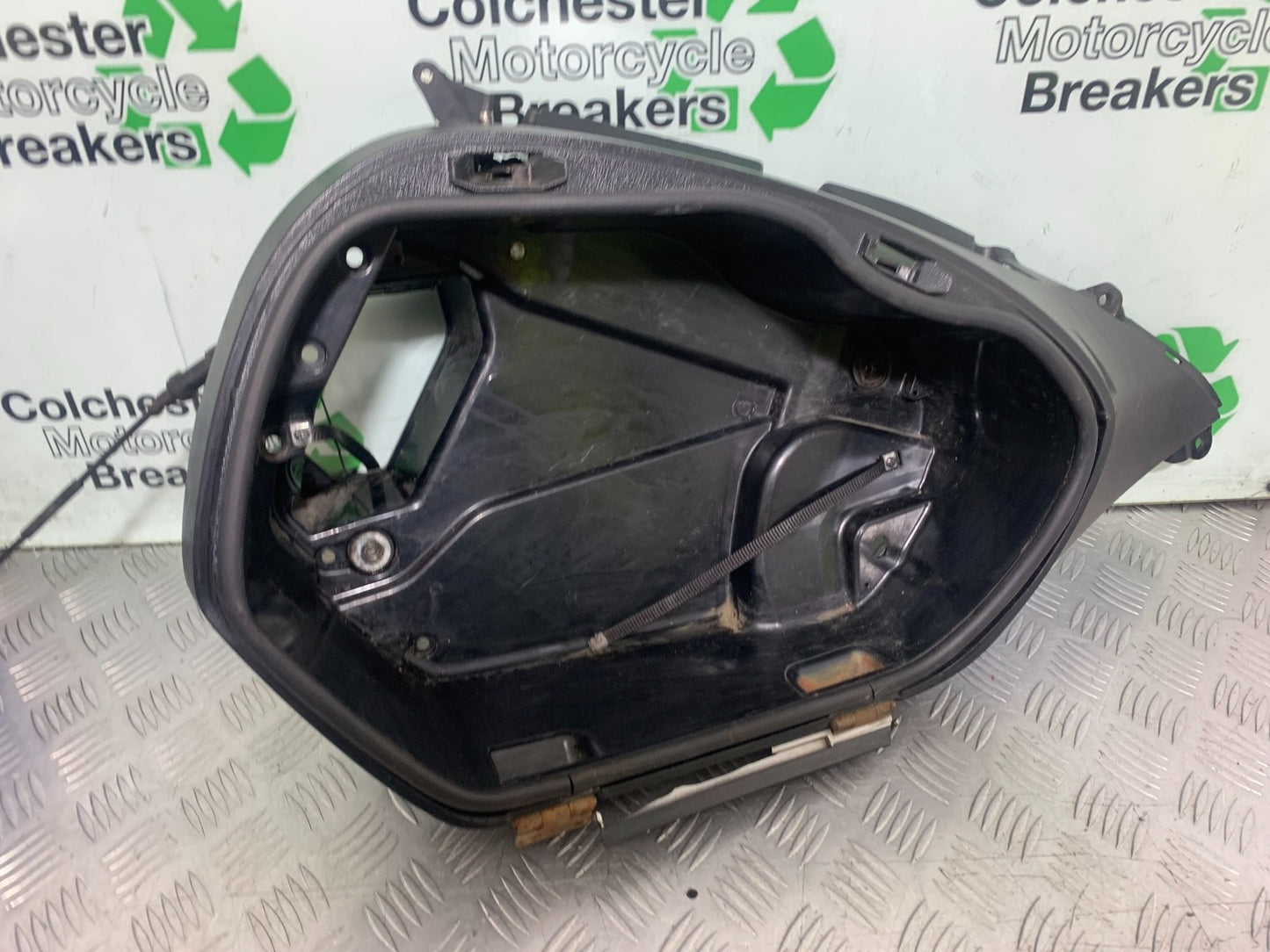 HONDA NT 700 V DEAUVILLE RIGHT PANNIER  YEAR 2006-2011 (CMB1211)