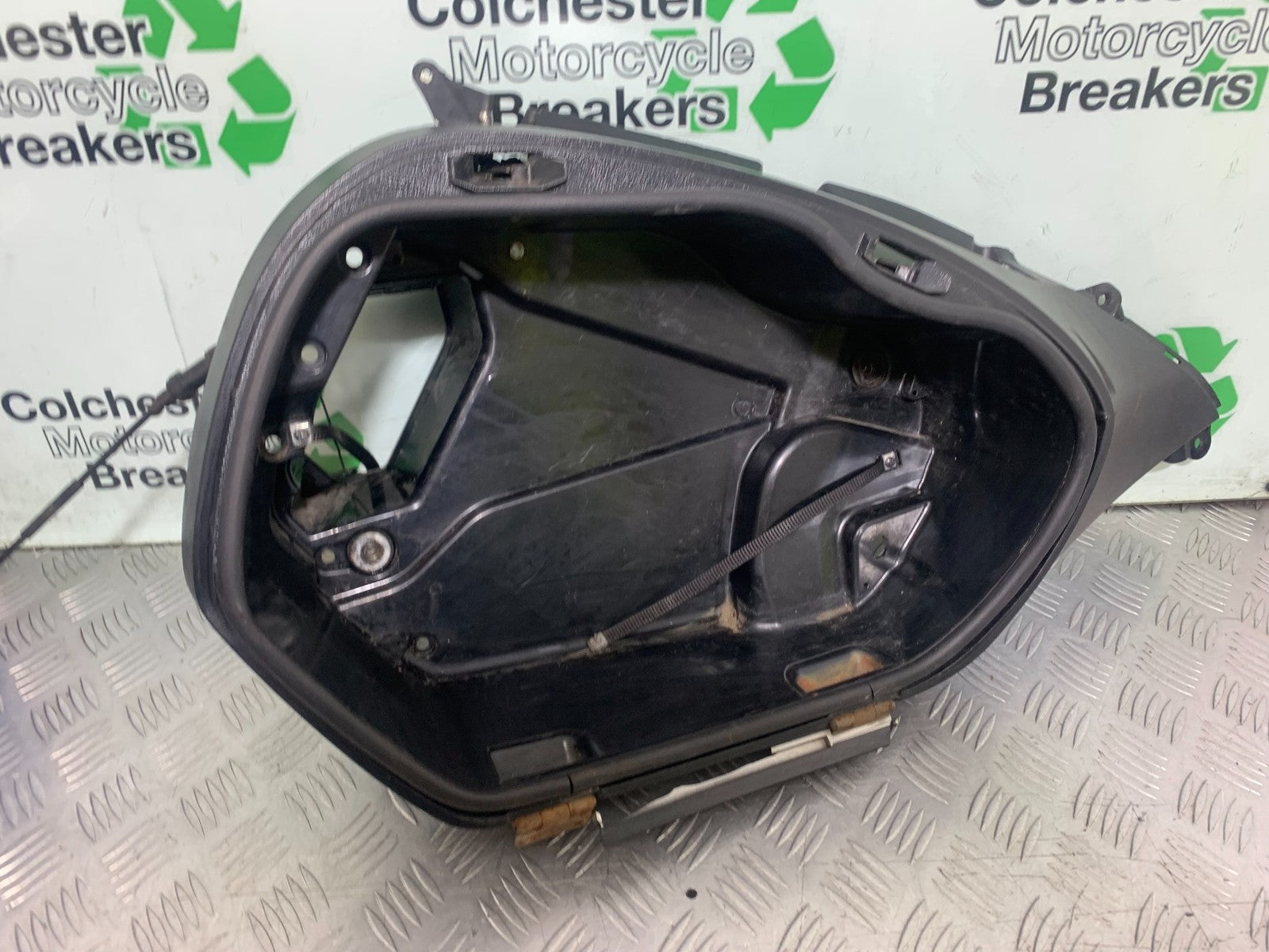 HONDA NT 700 V DEAUVILLE RIGHT PANNIER  YEAR 2006-2011 (CMB1211)