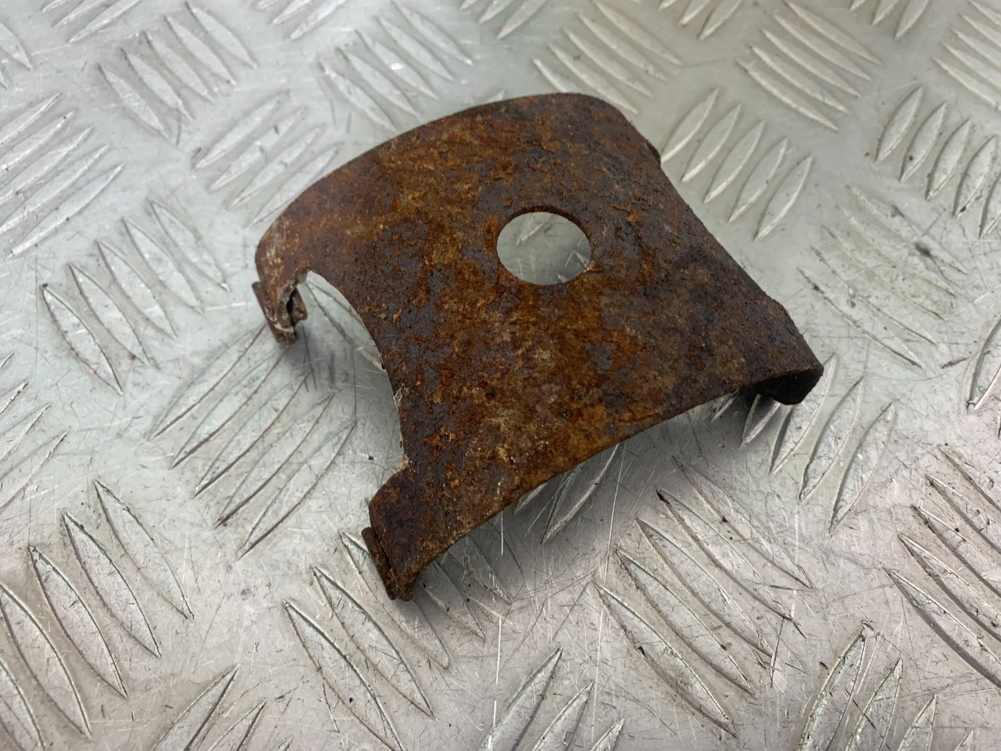 HONDA CBF125 CBF 125 FRONT MUDGUARD BRACKET  YEAR 2009-14  (CMB1172)
