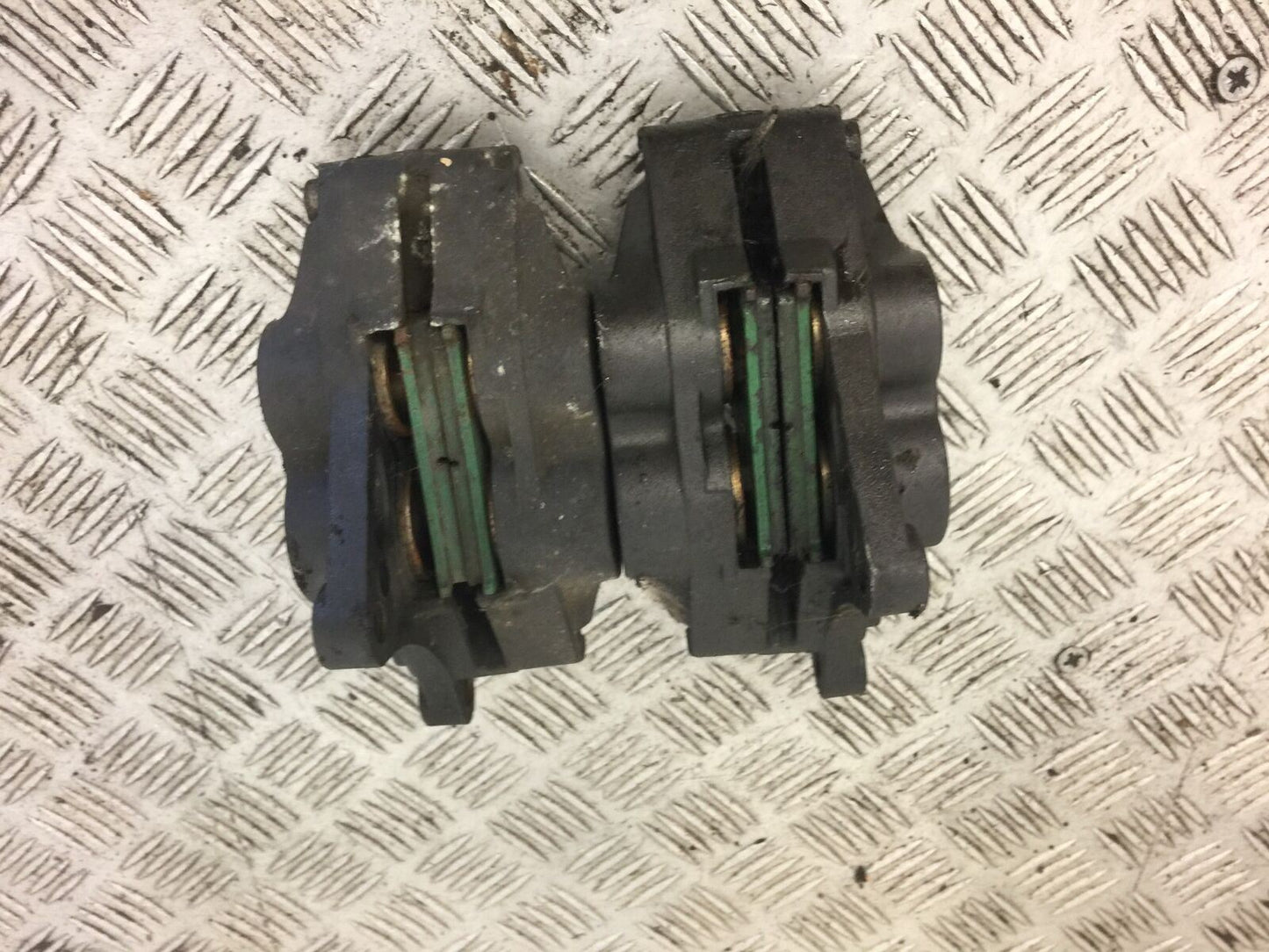 TRIUMPH TROPHY 900 FRONT BRAKE CALIPERS 1993-95 (STOCK 799)