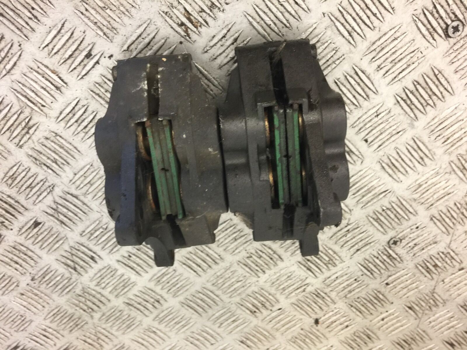 TRIUMPH TROPHY 900 FRONT BRAKE CALIPERS 1993-95 (STOCK 799)