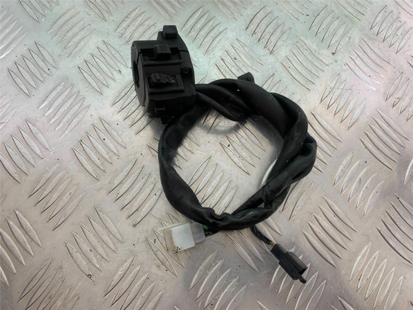HONDA CBR125 CBR 125 LEFT SWITCH GEAR  YEAR 2007-10 (CMB1004)