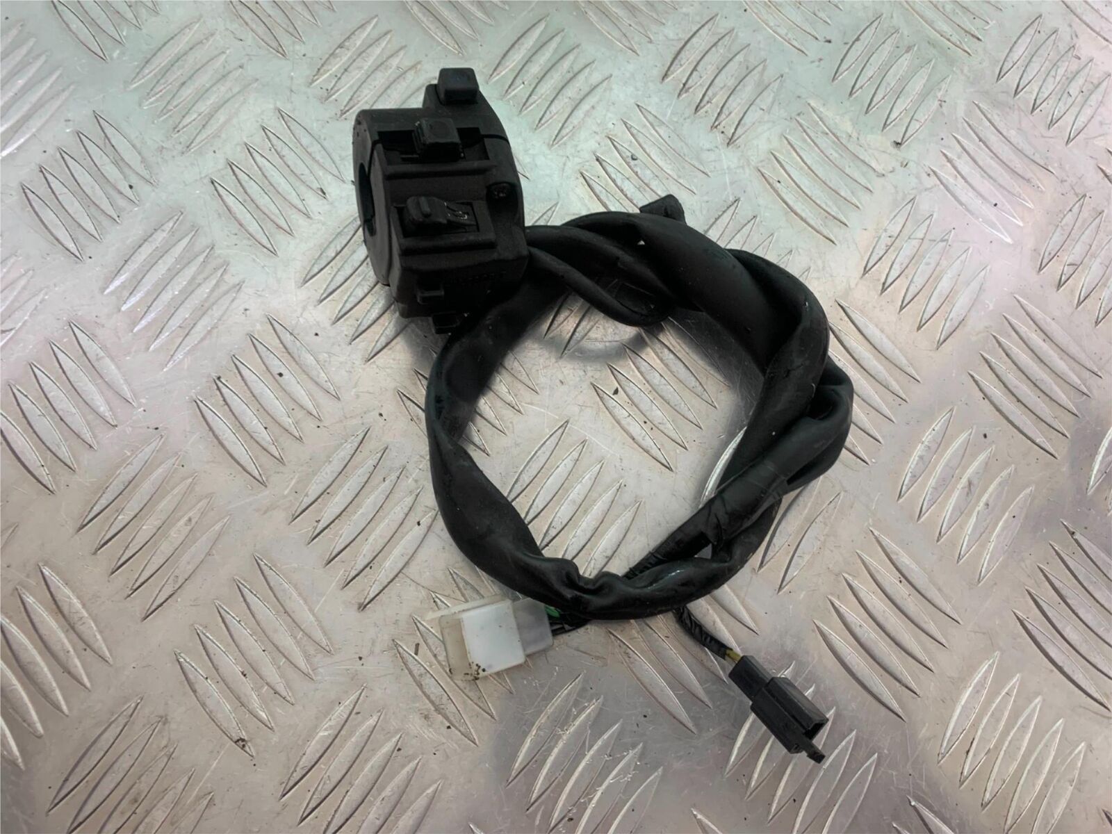 HONDA CBR125 CBR 125 LEFT SWITCH GEAR  YEAR 2007-10 (CMB1004)