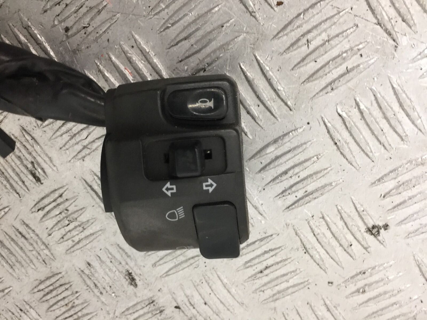 KAWASAKI NINJA 250 R EX250 LEFT SWITCH GEAR  YEAR 2008  (STOCK 879)