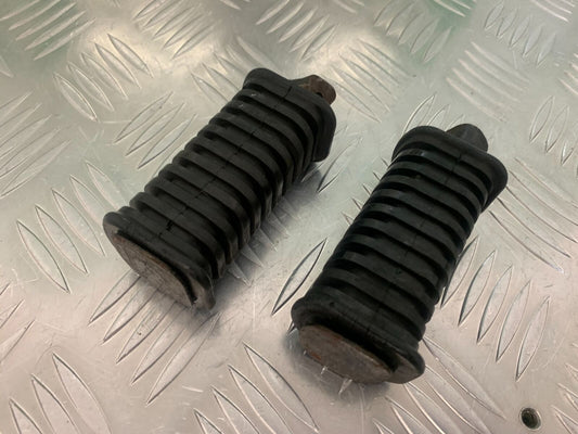 SUZUKI GS750 E GS 750E REAR FOOTPEGS   YEAR 1979  (STOCK 959)