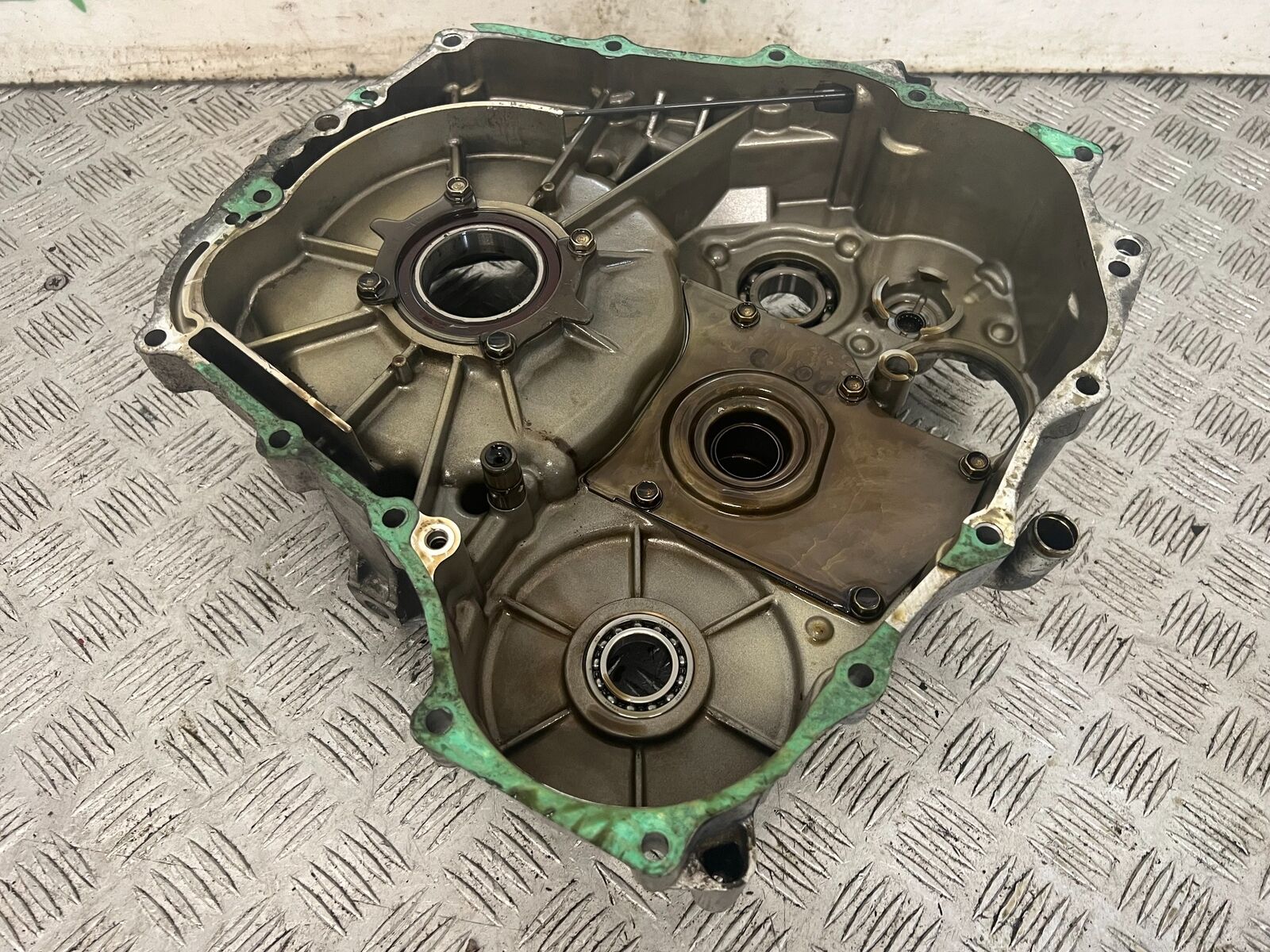HONDA GL1800 GL 1800 CLUTCH COVER   YEAR 2004 ABS (STOCK 890)