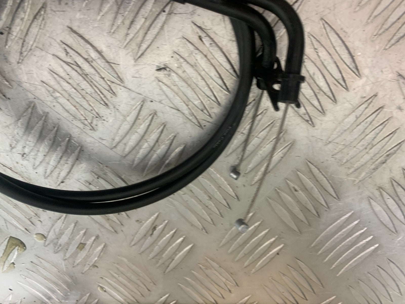 SUZUKI GSXR750 GSXR 750 K4 K5 THROTTLE CABLES  2004-2005 (CMB1319)