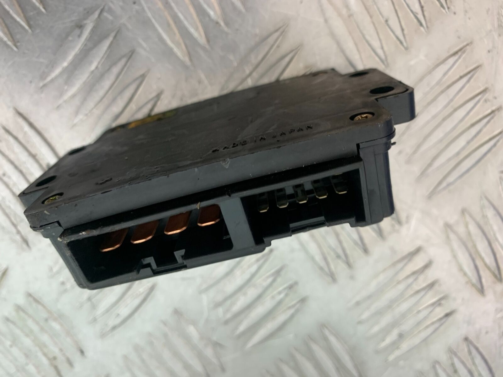 KAWASAKI Z750 Z 750 FUSE BOX YEAR 2004-2006  (CMB1104)