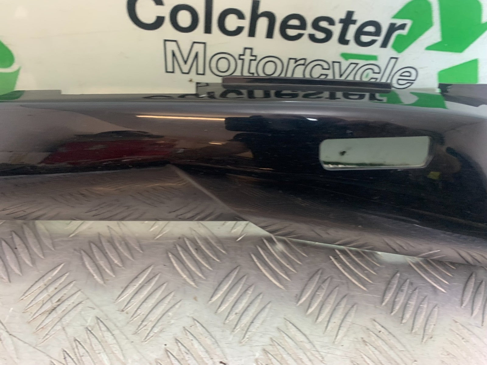 KAWASAKI GTR1400 GTR 1400 RIGHT SEAT PANEL  YEAR 2007-2009 (CMB1174)