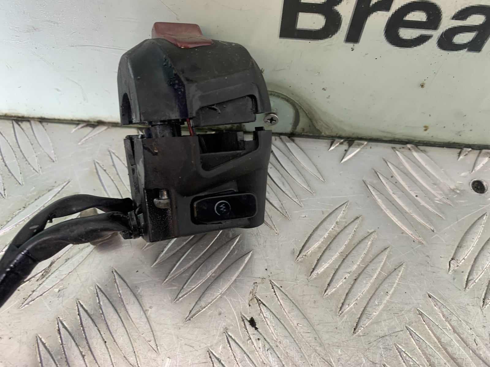 YAMAHA YZF-R125 YZF 125 RIGHT SWITCH GEAR  YEAR 2019-2022 (CMB1263)