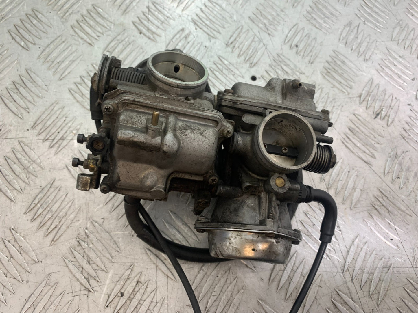 HONDA VT700 VT 700 SHADOW CARBS  YEAR 1984-85 (CMB1328)