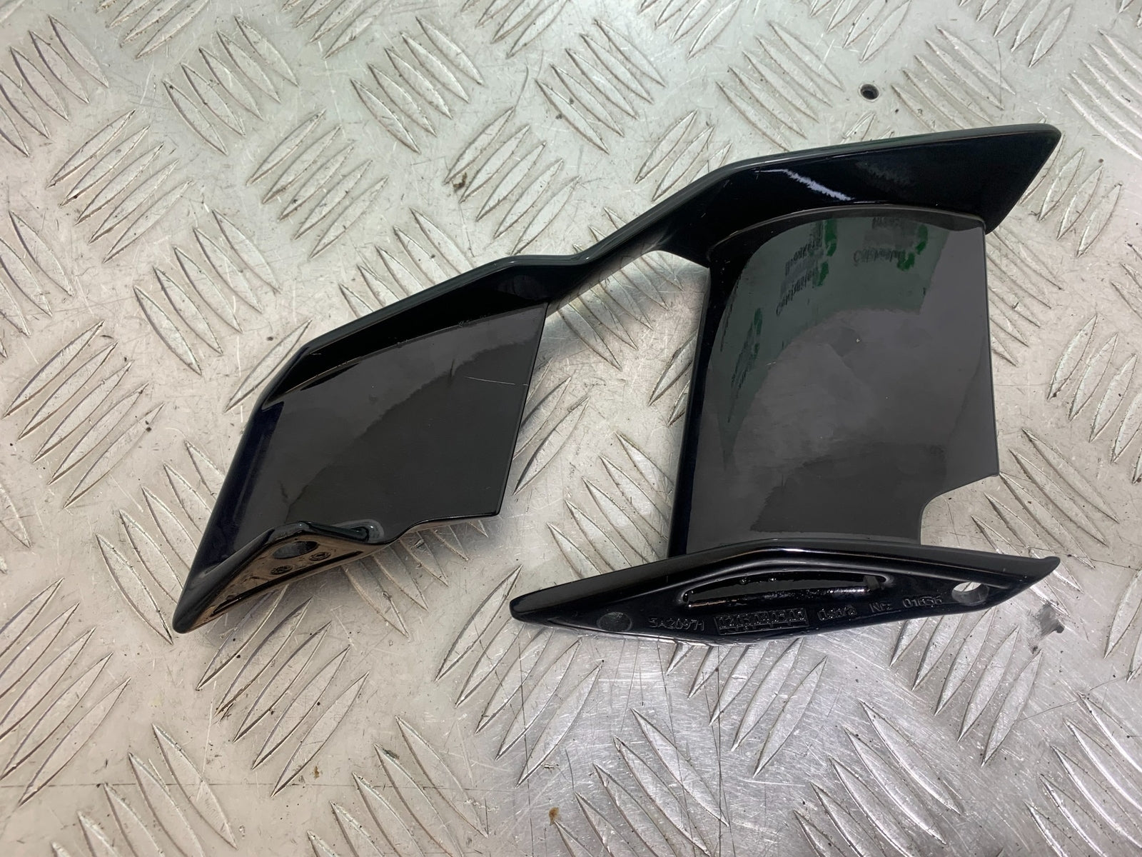 BMW M1000 R RIGHT WIND DEFLECTOR YEAR 2023-2024 (CMB1140)