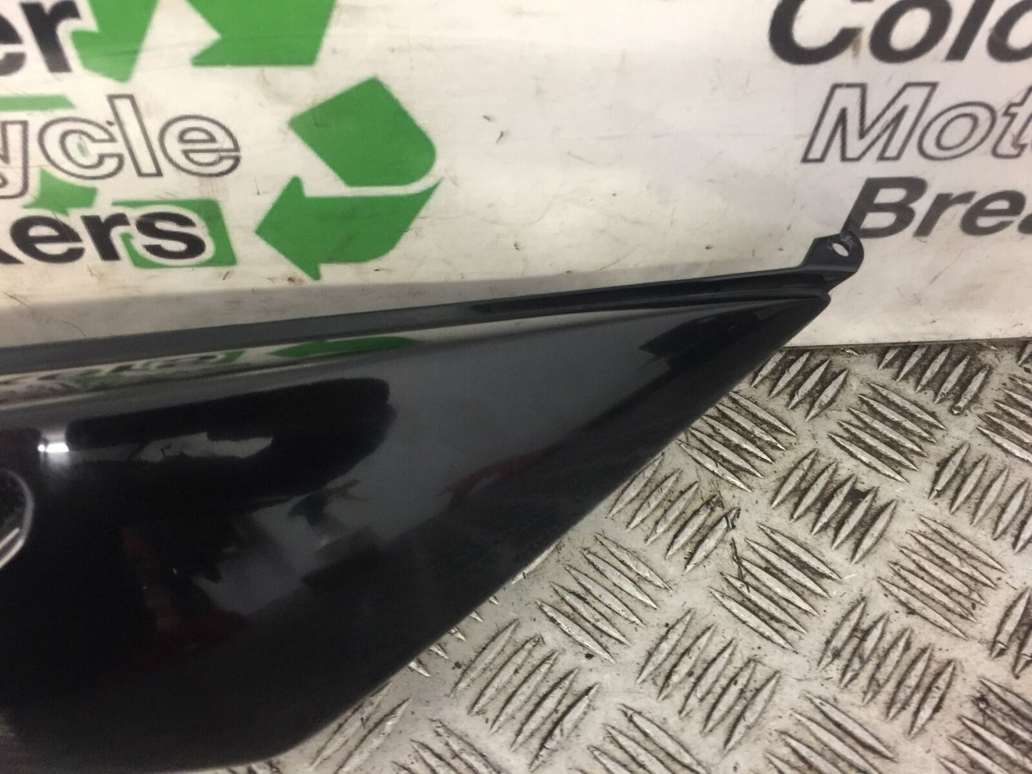 KAWASAKI ER6 F RIGHT SEAT PANEL  YEAR 2009-2011 (STOCK 412)