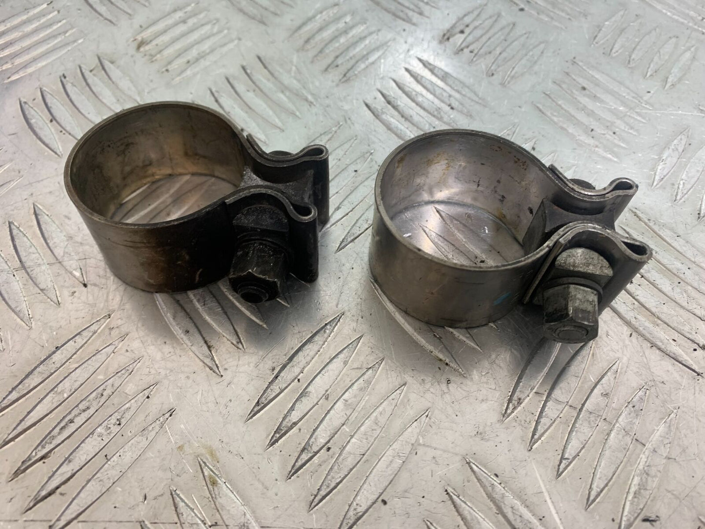 HARLEY DAVIDSON XL883 N IROD 3 X EXHAUST CLAMPS  YEAR 2020  (CMB1116)