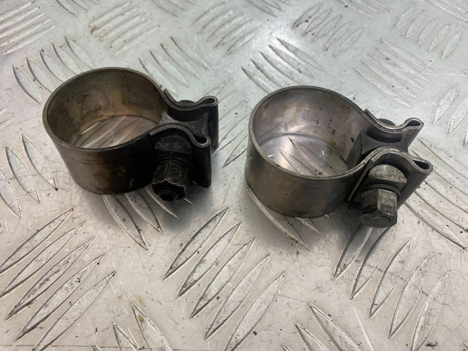 HARLEY DAVIDSON XL883 N IROD 3 X EXHAUST CLAMPS  YEAR 2020  (CMB1116)