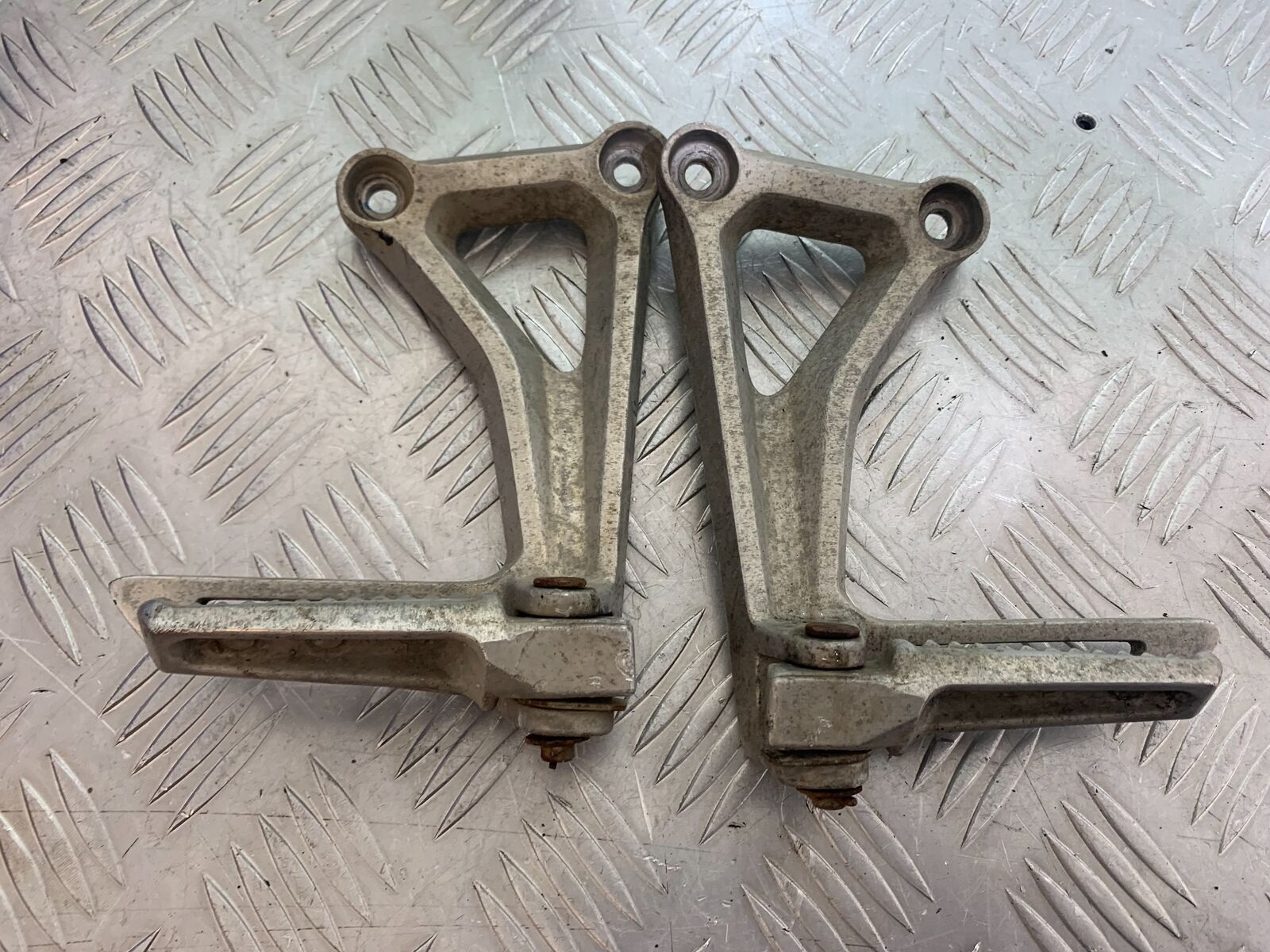 HONDA CBR650 F CBR 650F REAR HANGERS YEAR 2014-17  (CMB1130)