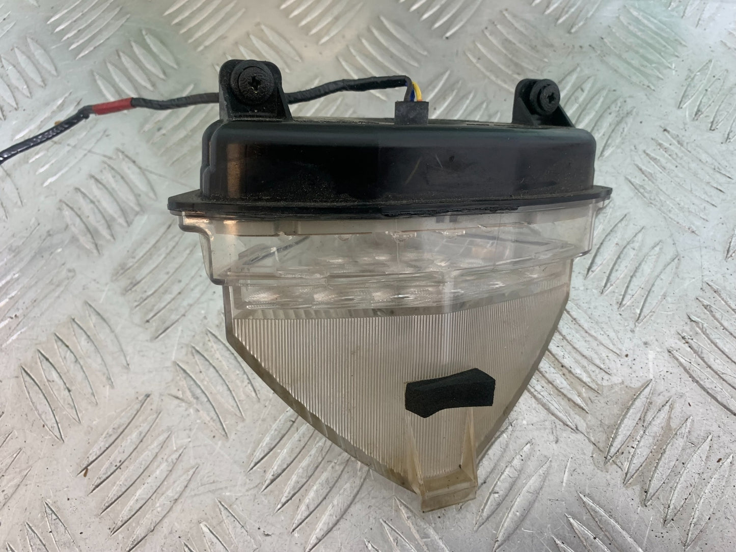 YAMAHA YZF R1 REAR LIGHT   YEAR 2004-2006 (CMB1155)