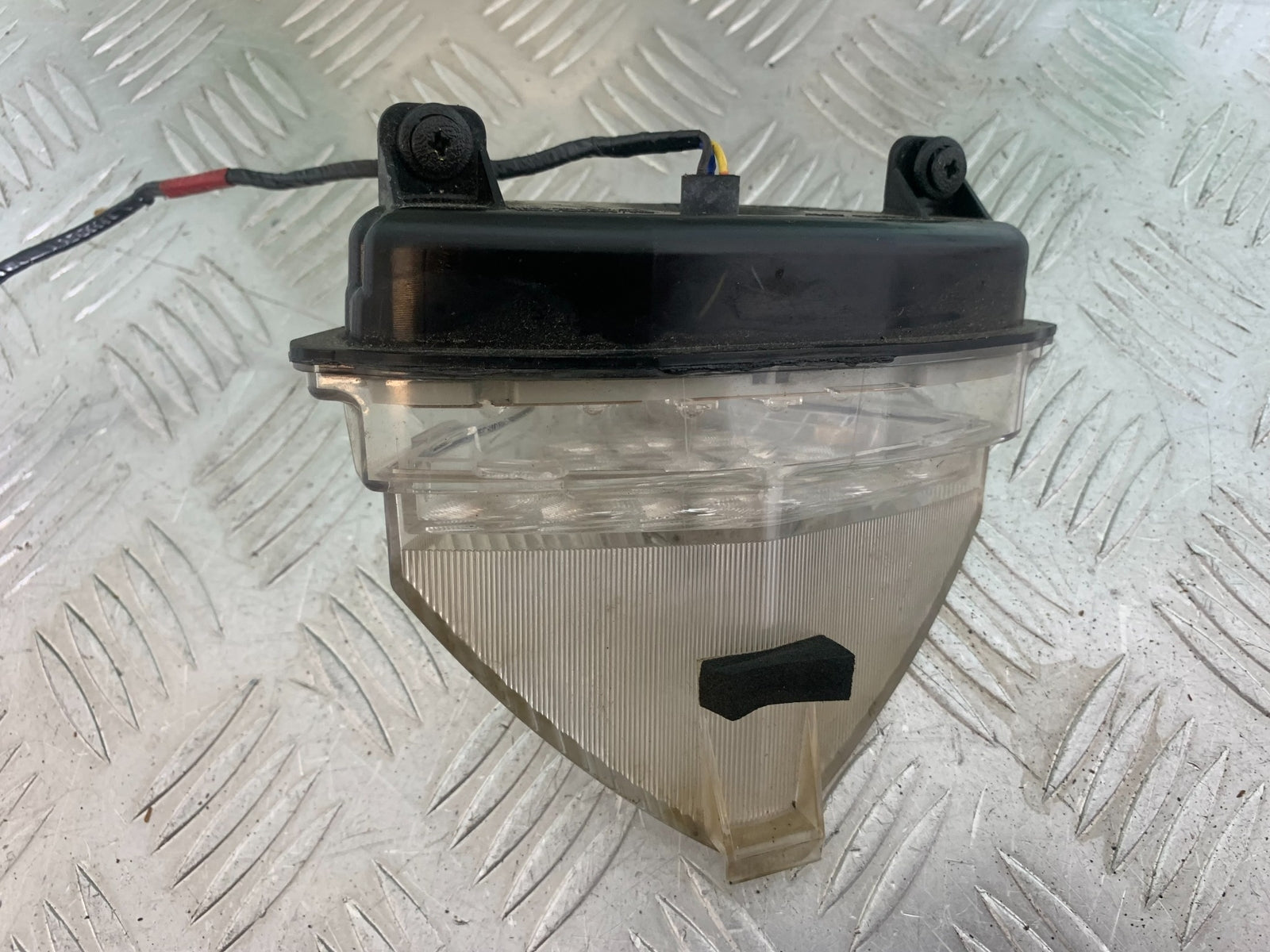 YAMAHA YZF R1 REAR LIGHT   YEAR 2004-2006 (CMB1155)