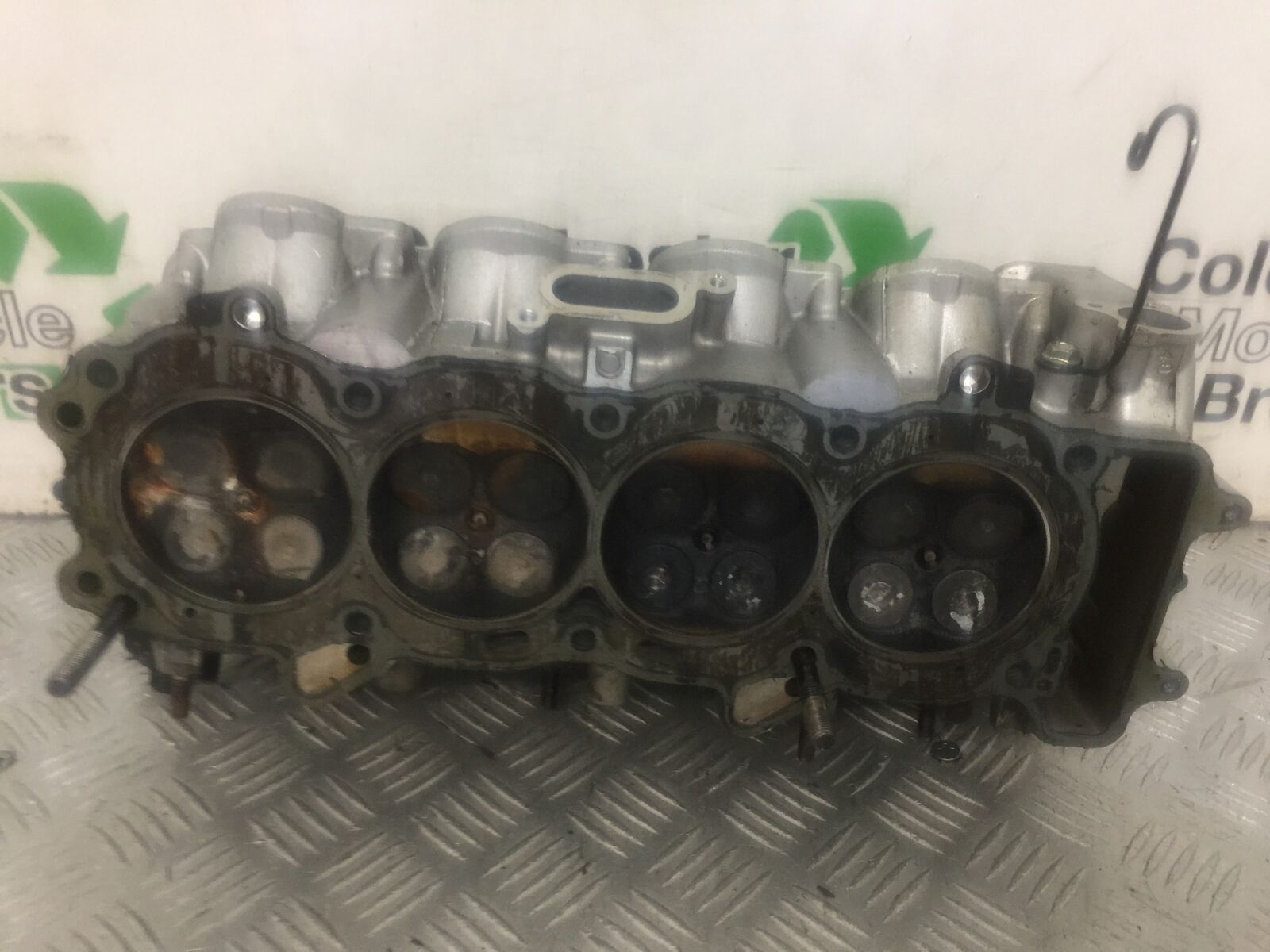HONDA CBR1000 rr FIREBLADE CYLINDER HEAD   YEAR 2004  (STOCK 853)