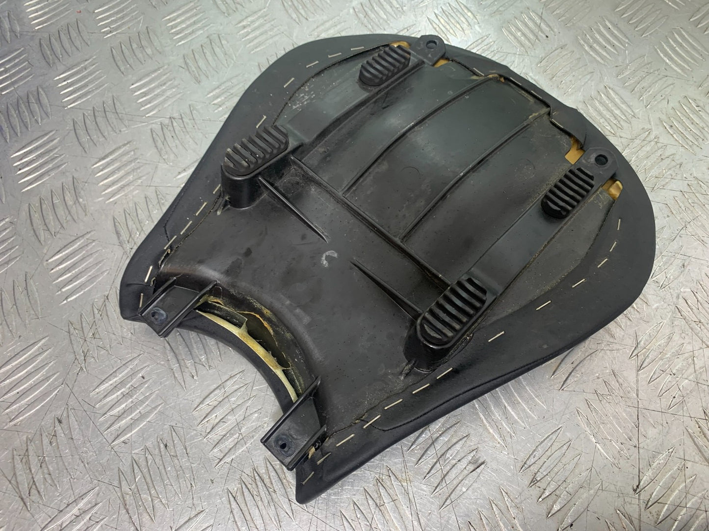 DUCATI 1198 S FRONT SEAT  YEAR 2009-2011 (CMB1219)