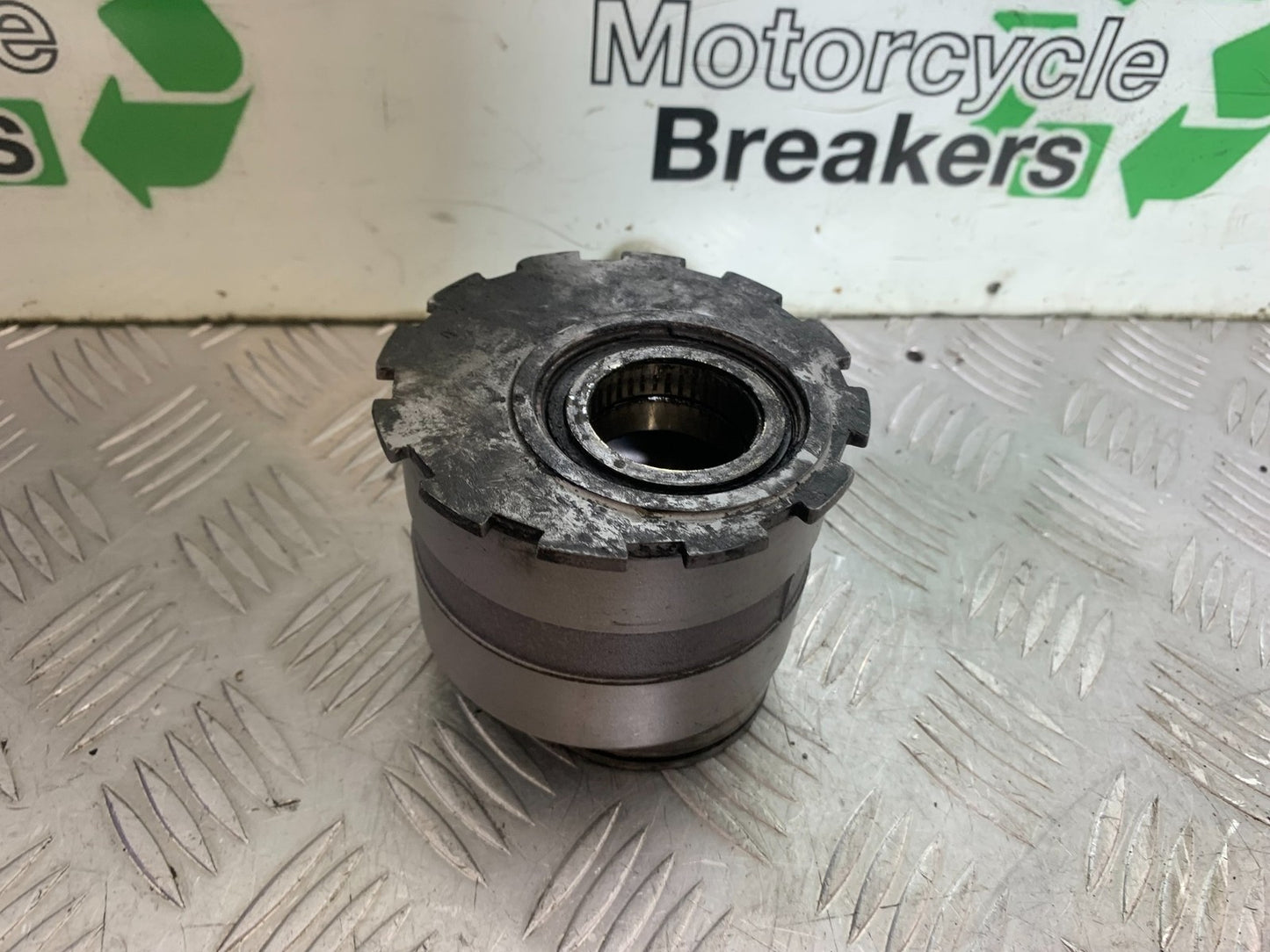 TRIUMPH 1050 SPEED TRIPLE ECCENTRIC HUB   YEAR 2005-2007 (CMB1322)