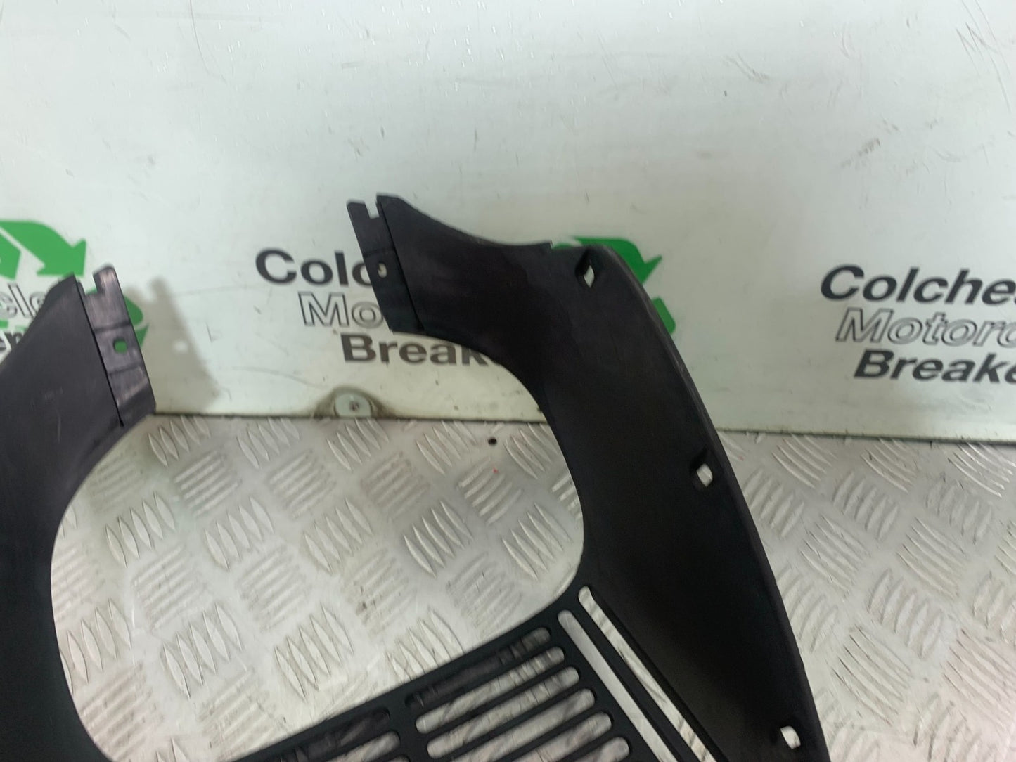 HONDA XL125 VARADERO RADIATOR GRILL  YEAR 2001-2006  (CMB1210)