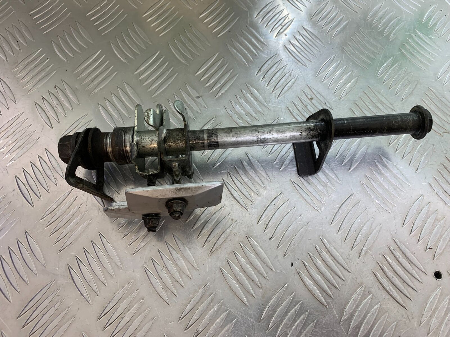 SUZUKI SV650 SV 650 REAR WHEEL SPINDLE  YEAR 2003-2006 (CMB1014)